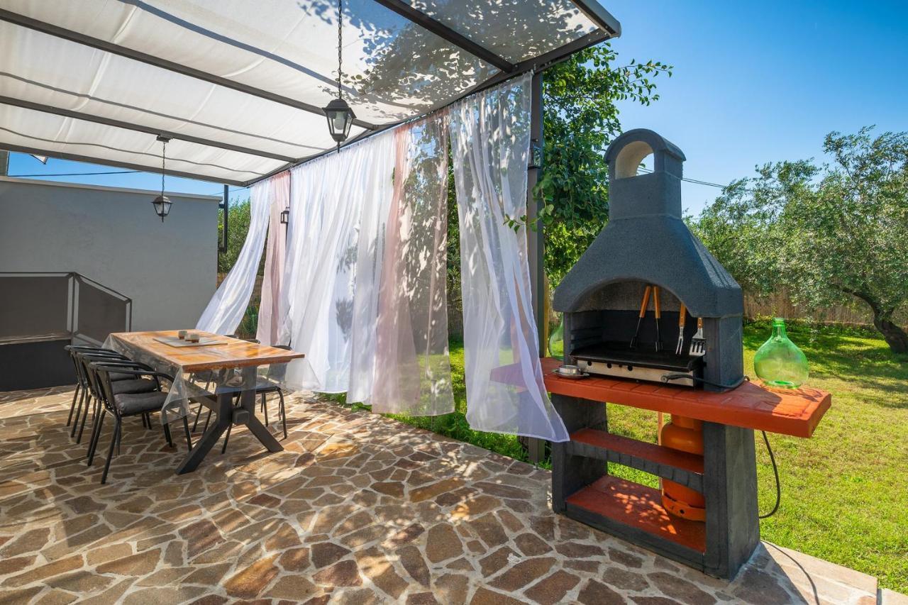 Holiday House Chill Out Loborika Marčana المظهر الخارجي الصورة